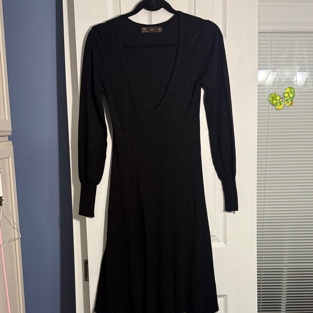 Zara Black V-Neck Long Sleeve Dress